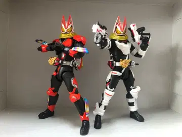 s.h.figuarts 가면라이더 기츠 2체 세트