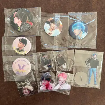 BTS 마스터님 굿즈 아크릴 스탠드 캔뱃지 거울 키링 태태