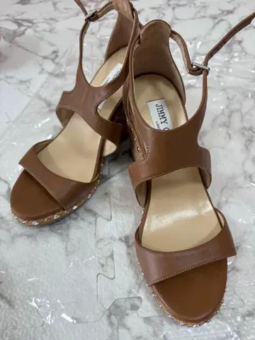 새상품급 JIMMY CHOO 웨지 샌들 8cm