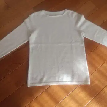 율리 파크 아이보리 크루넥 긴팔 니트