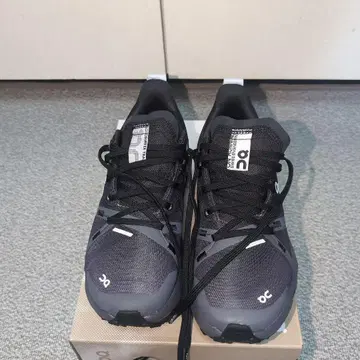 On Cloudsurfer Trail Waterproof