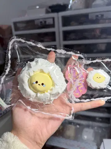 계란 프라이 울고 있는 스퀴즈