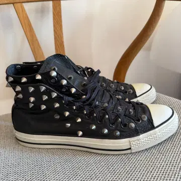 CONVERSE 스터드 장식 하이컷 스니커즈 2 28cm