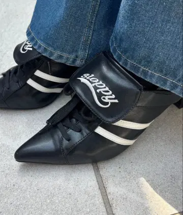 WHO'S WHO gallery 스니커즈 뮬 L