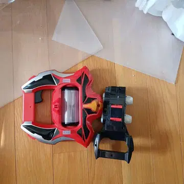 울트라맨 완구 빨간색