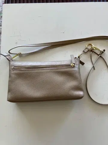 가죽 숄더백 베이지 그레이