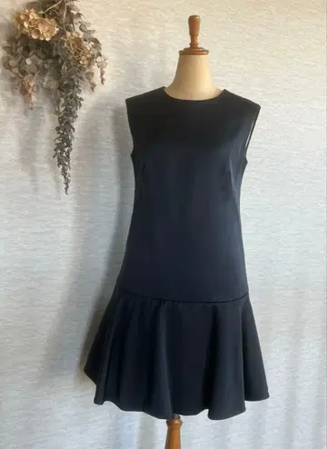 Liesse (리에스) 볼륨 플레어 파티 원피스