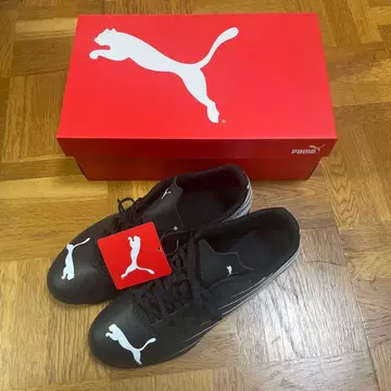 Puma 블랙 축구화 26cm