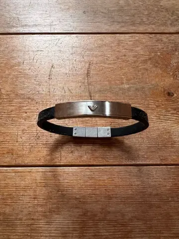 ARMANI 메탈 가죽 팔찌
