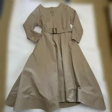 베이지 벨트 포함 롱 원피스