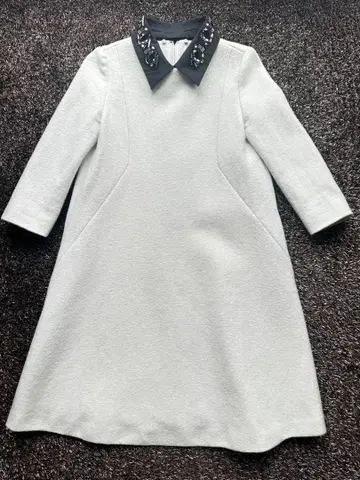 ADORE 비쥬넥 A라인 원피스