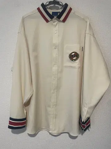 로맨틱크라운 아이보리 긴팔 셔츠