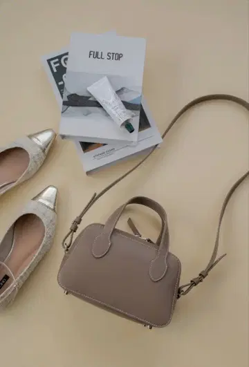 택 포함 새상품 OHGA MINI BOSTON BAG 토프 미니 보스턴