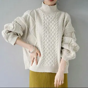 새상품급 Lumier 뤼미에(F) 케이블 하이넥 니트 풀오버