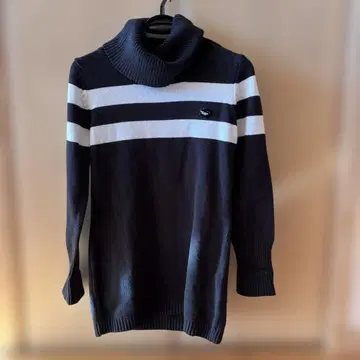 MARY QUANT 네이비/화이트 스트라이프 터틀넥 스웨터