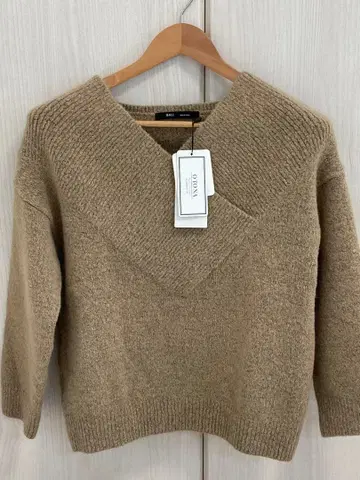 BALI OTONA V넥 니트 스웨터