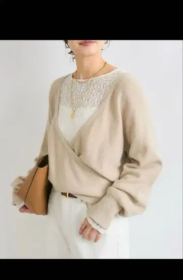 [ RIVE DROITE ] 미사용 새상품 베이지 소프트 울 카슈쿨 니트