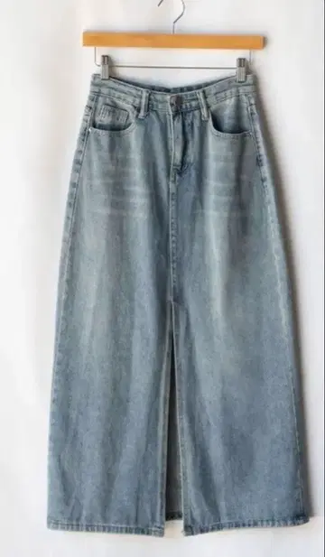 센터 슬릿 하이웨스트 워시 데님 스커트