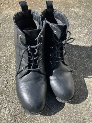 블랙 레이스업 숏부츠