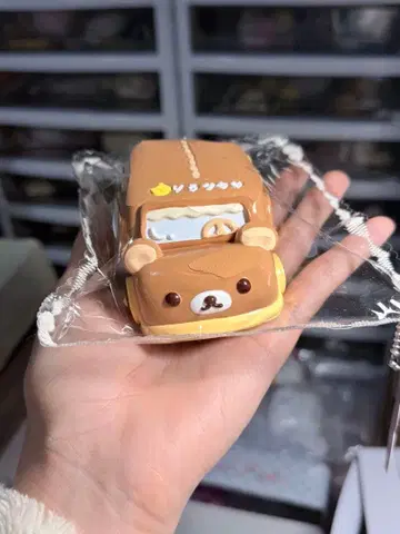 리락쿠마 자동차 스퀴즈