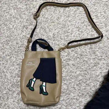 mis zapatos 자수 숄더백