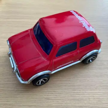 miki HOUSE 빨간색 미니카