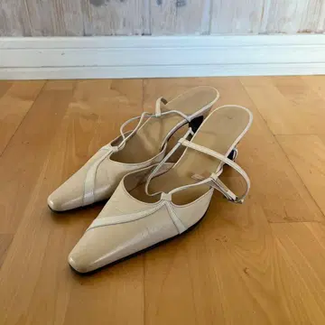 빈티지 펌프스 베이지 힐 뮬 트루사르디 펌프스