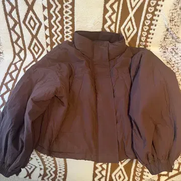 LOWRYSFARM 몬스터 숏코트 브라운