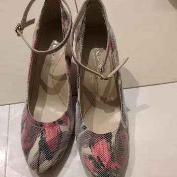 REGAL 꽃무늬 하이힐 펌프스