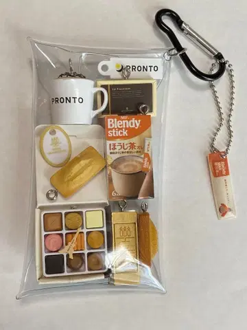 가챠 채운 파우치 카페 간식 시간