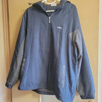 FILA 후드 부착 자켓 네이비 속기모