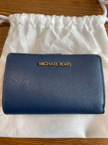 MICHAEL KORS 네이비 이단 접이식 지갑