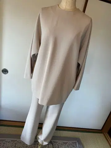 Mila Owen 라이트 베이지 셋업 팬츠 셋업