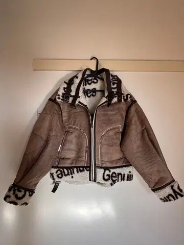 GYDA 보아 부착 브라운 자켓