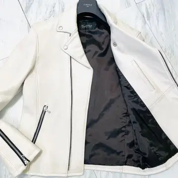 컨디션 최상 XL 토네이도 마트 라이더스 더블 램 가죽 화이트 최근 모델