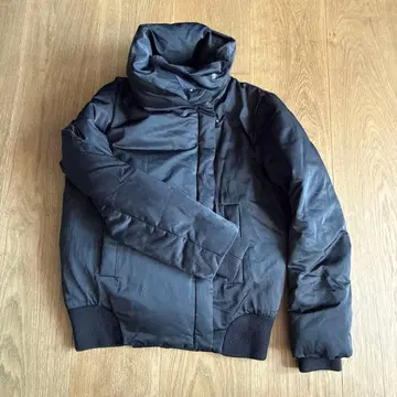 theory 블랙 다운 자켓 S