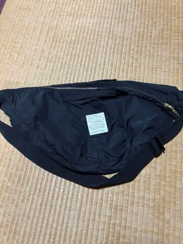 블랙 바디백 웨스트 파우치