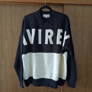 아비렉스 빅 로고 스웨터