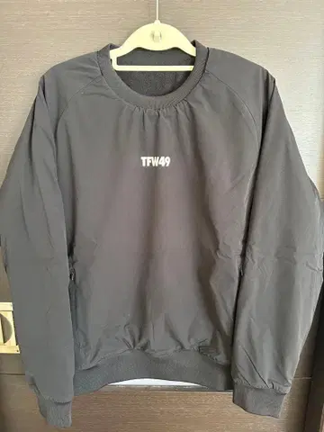 새상품급 TFW49 리버서블 풀오버 M 사이즈