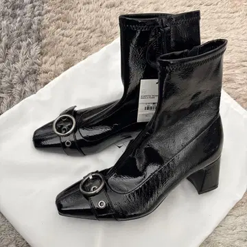 ZARA 블랙 에나멜 버클 숏부츠