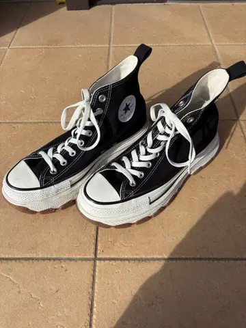 Converse 블랙 하이컷 스니커즈