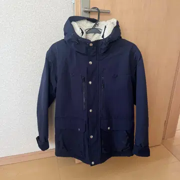 BEAMS HEART 네이비 마운틴 파카 보아 안감