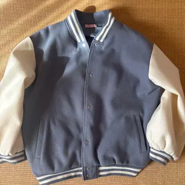 W C 바시티 자켓