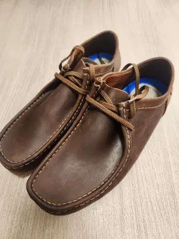 Clarks Wallabee 브라운 가죽 로우컷