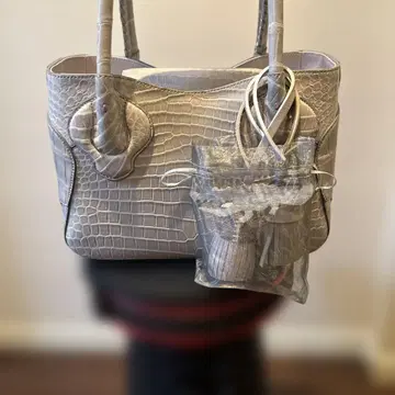 치비나일 크로커다일 토트백입니다