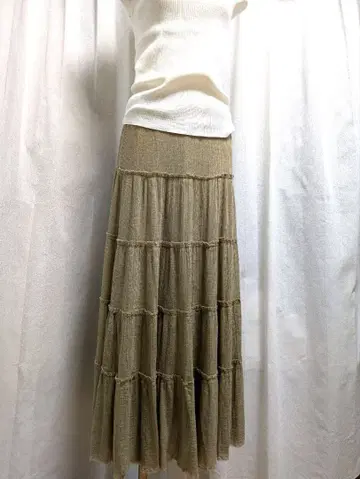 ETRE TOKYO 베이지 티어드 플레어 스커트