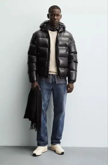 ZARA 블랙 후드 다운