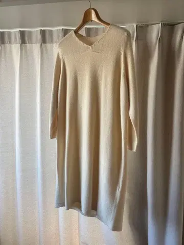 cosmic wonder V넥 니트 원피스