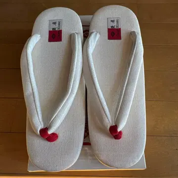 화이트 조리 빨간색 매듭 포함 카렌 로쏘