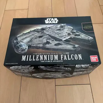 스타 워즈 1/144 밀레니엄 팔콘